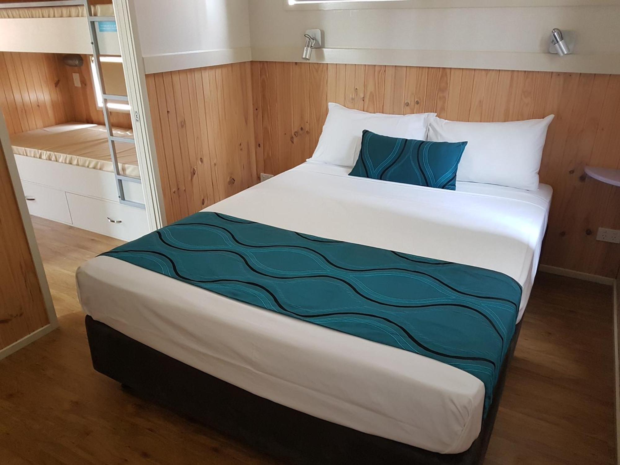 Horseshoe Bay Resort Bowen Bilik gambar